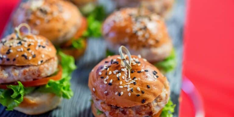 Friday Night Live – Burgers, Bourbon and Beer