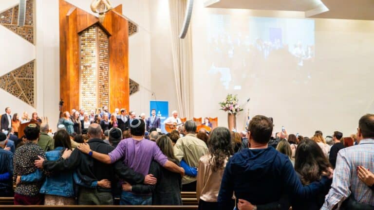 Congregation at Sinai Temple Los Angeles, California