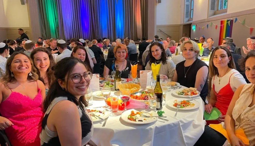 Young JW3: LGBTQ+ Valentine's Friday Night Dinner with Sapphic Shabbat